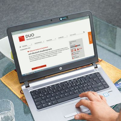 Laptop with website "DUO German Classes"